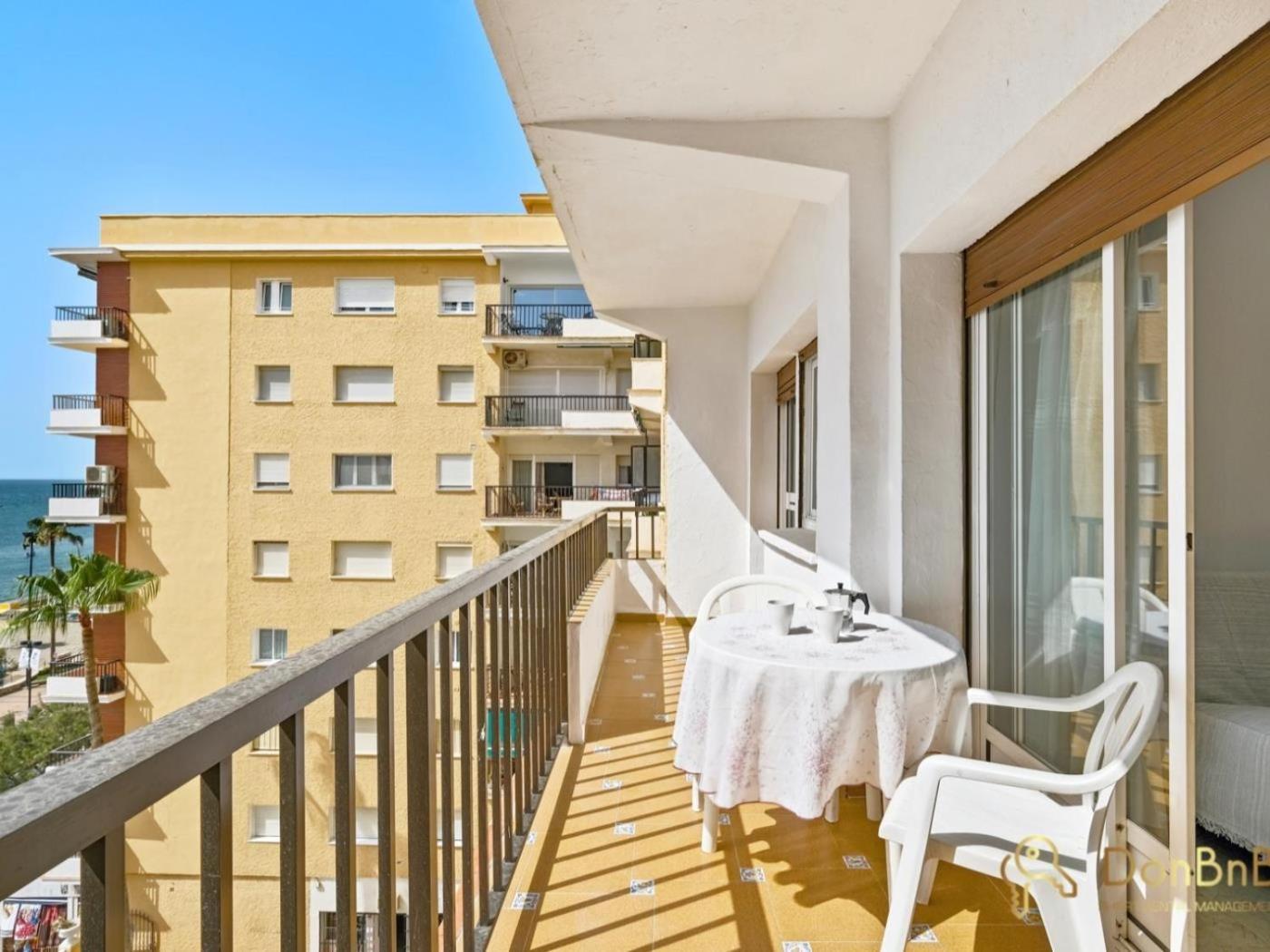 Apartamento Con Piscina En La Primera Linea De Playa De Fuengirola Ruang foto