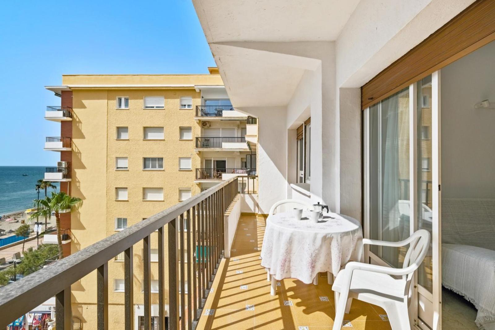 Apartamento Con Piscina En La Primera Linea De Playa De Fuengirola Bagian luar foto