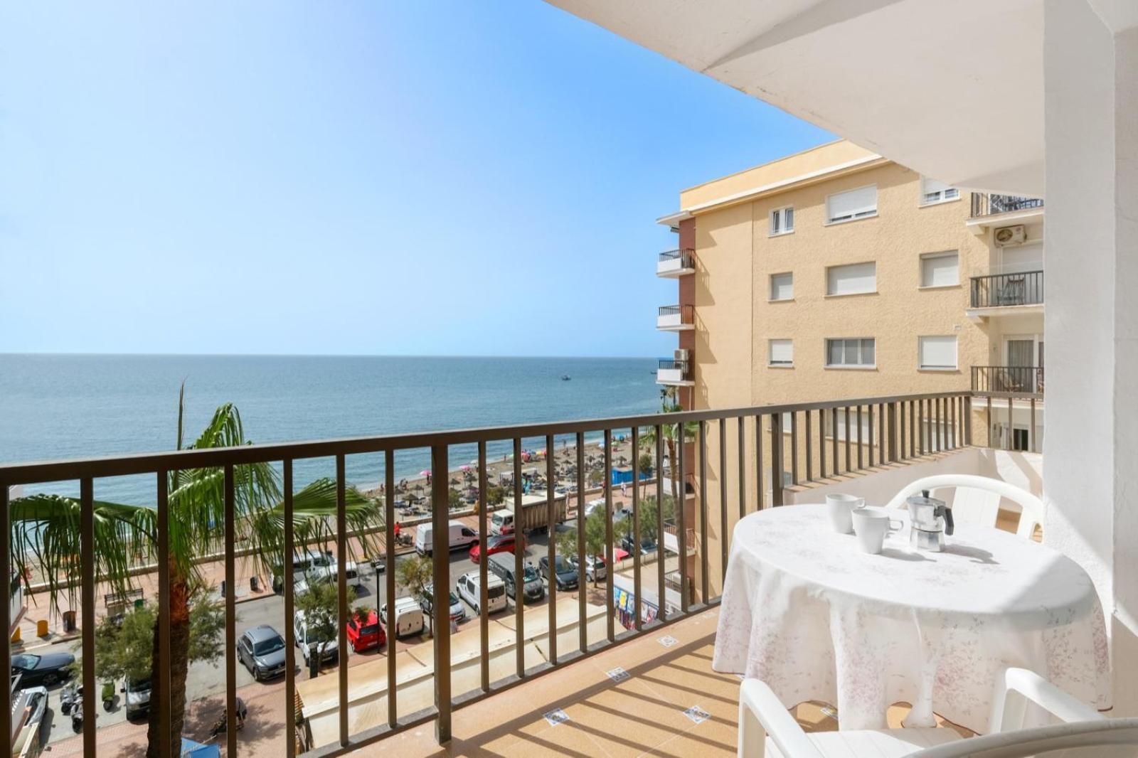Apartamento Con Piscina En La Primera Linea De Playa De Fuengirola Bagian luar foto