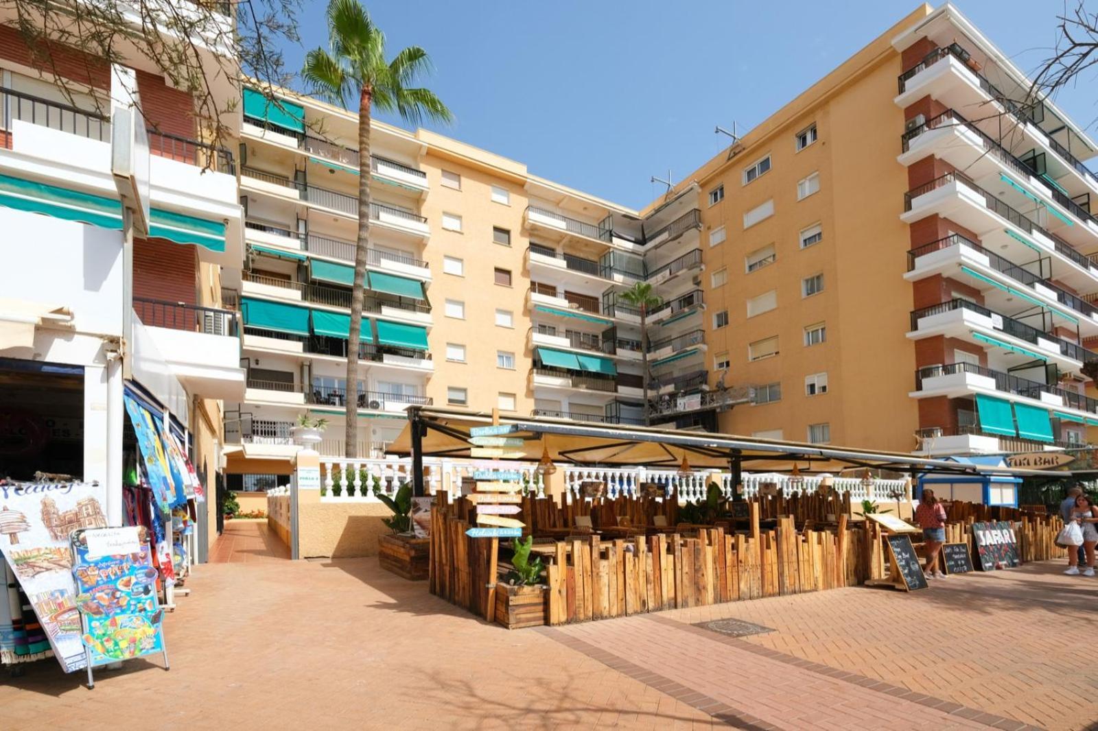 Apartamento Con Piscina En La Primera Linea De Playa De Fuengirola Bagian luar foto