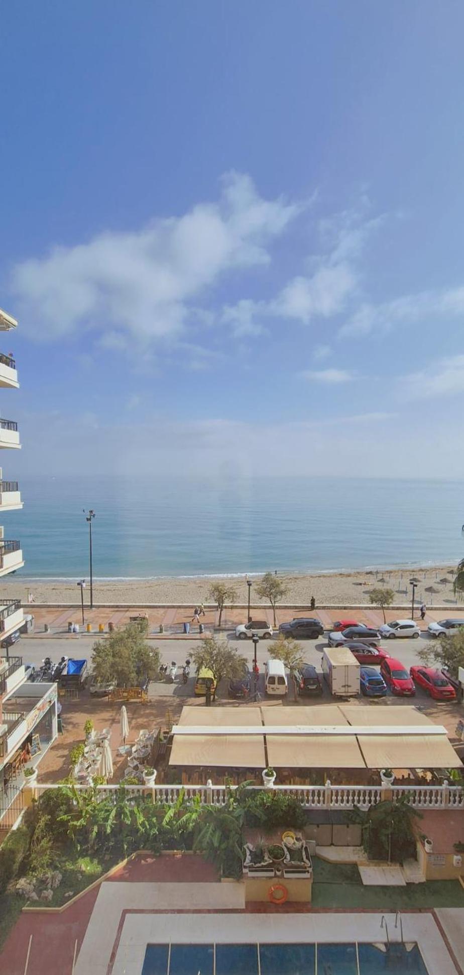 Apartamento Con Piscina En La Primera Linea De Playa De Fuengirola Bagian luar foto