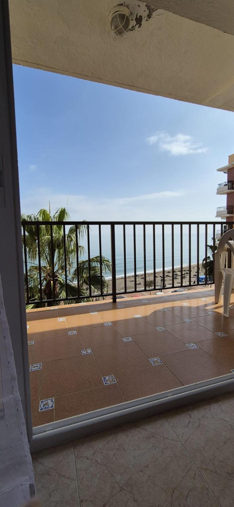 Apartamento Con Piscina En La Primera Linea De Playa De Fuengirola Bagian luar foto