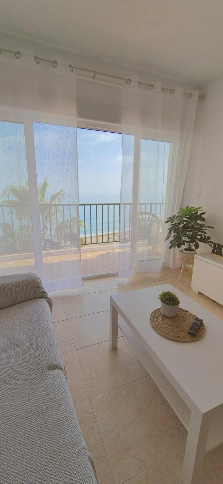 Apartamento Con Piscina En La Primera Linea De Playa De Fuengirola Bagian luar foto