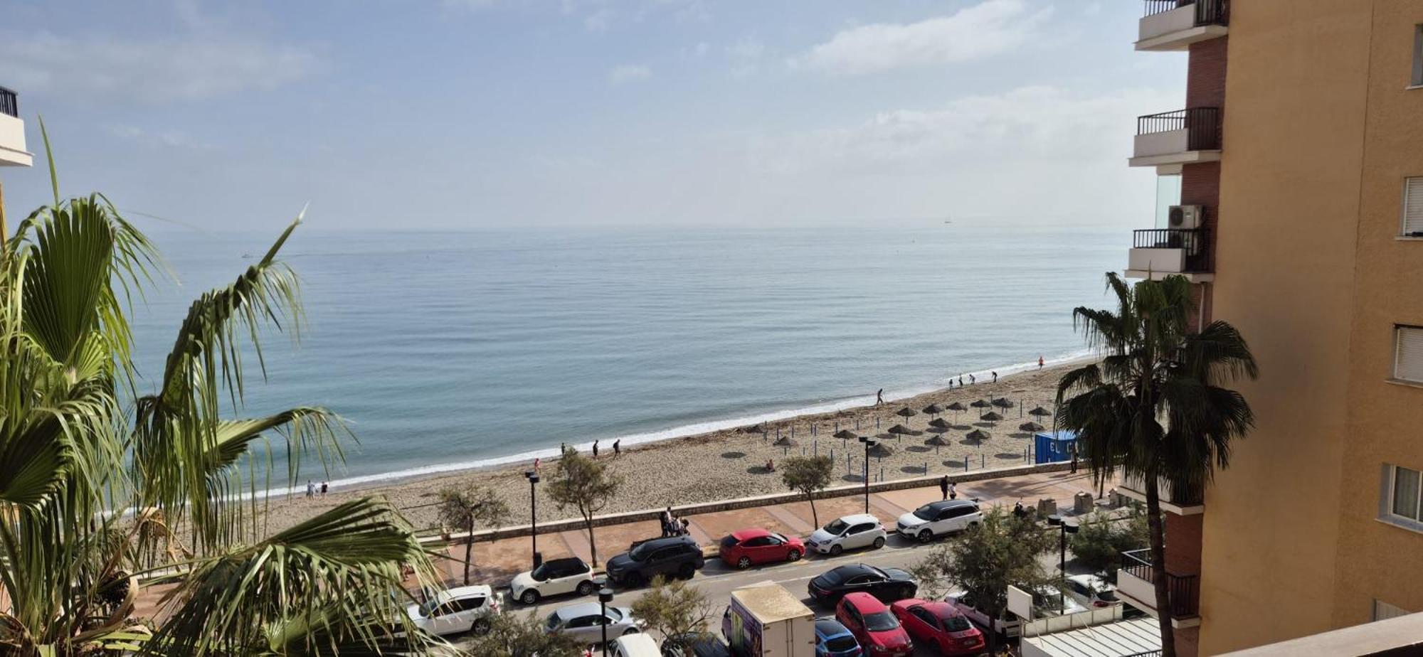 Apartamento Con Piscina En La Primera Linea De Playa De Fuengirola Bagian luar foto